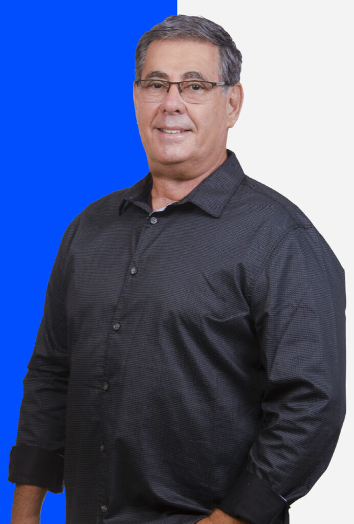 Foto do Coordenador de Engenharia Mecânica: Professor Said Auatt.